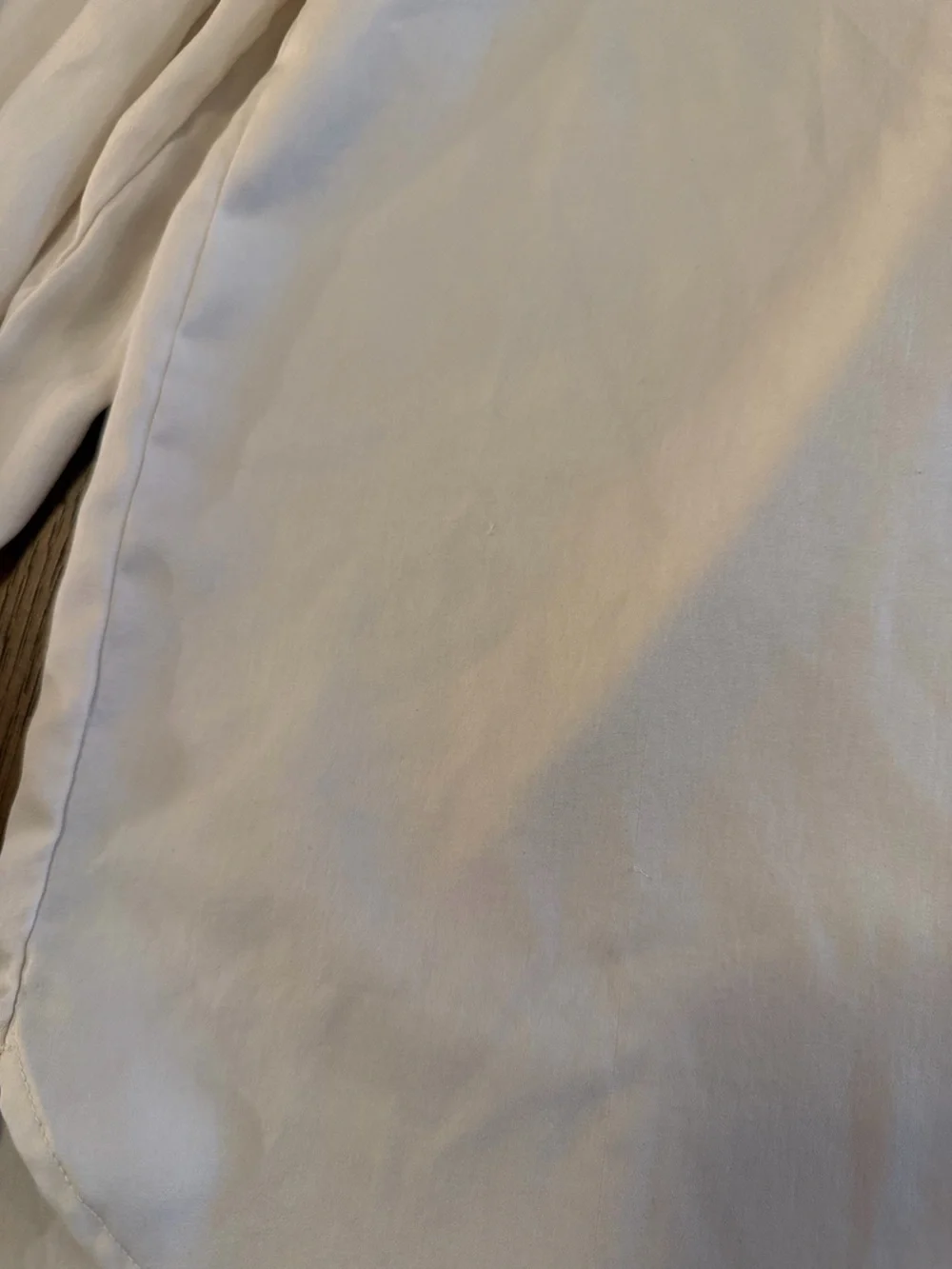 Banana Republic Factory Off-White Long-Sleeve V-Neck Blouse